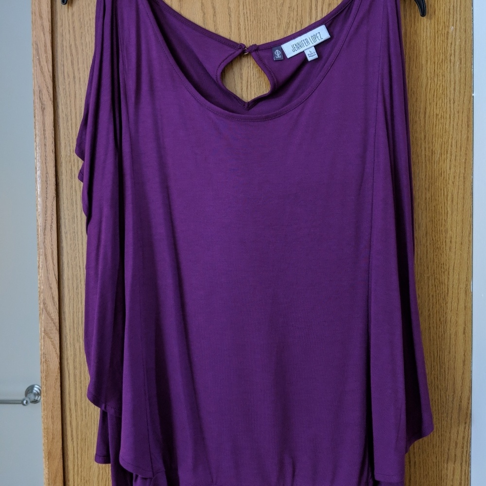 Jennifer Lopez sleeveless top